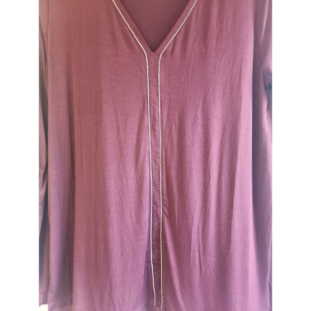White House Black Market M Burgundy Long Sleeve Ball Chain V-Neck Top - Picture 2 of 5